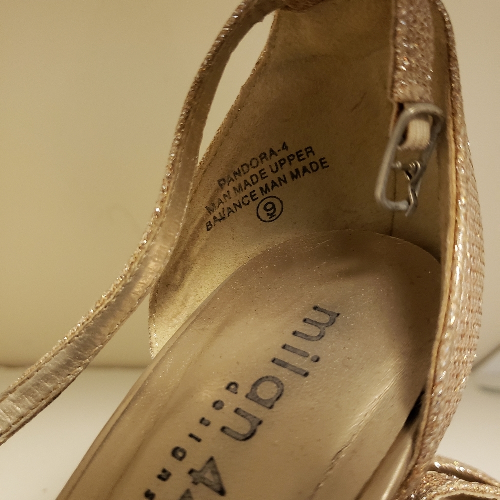 Shoes - Picture 10 of 11
